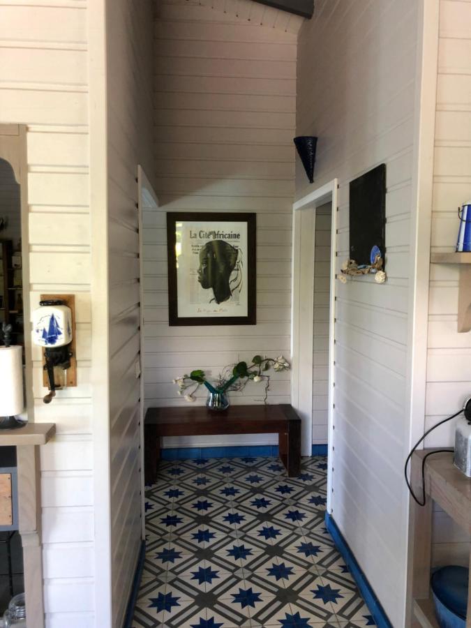 La Maison Bleue - Les Hauts De La Baie Terre-de-Bas Екстериор снимка
