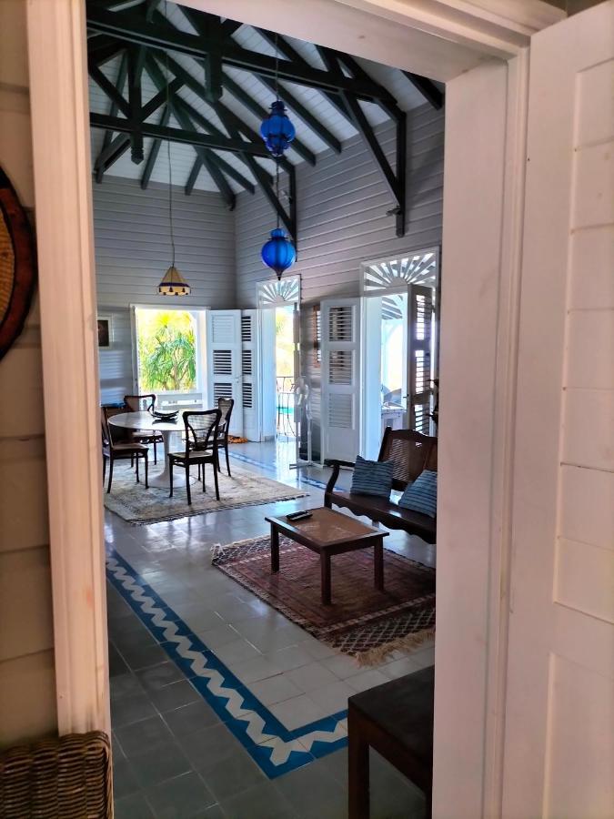 La Maison Bleue - Les Hauts De La Baie Terre-de-Bas Екстериор снимка